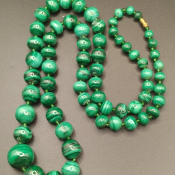 Vintage Genuine Green Malachite Stone Graduated 26'' Necklace - Picture 1 of 5